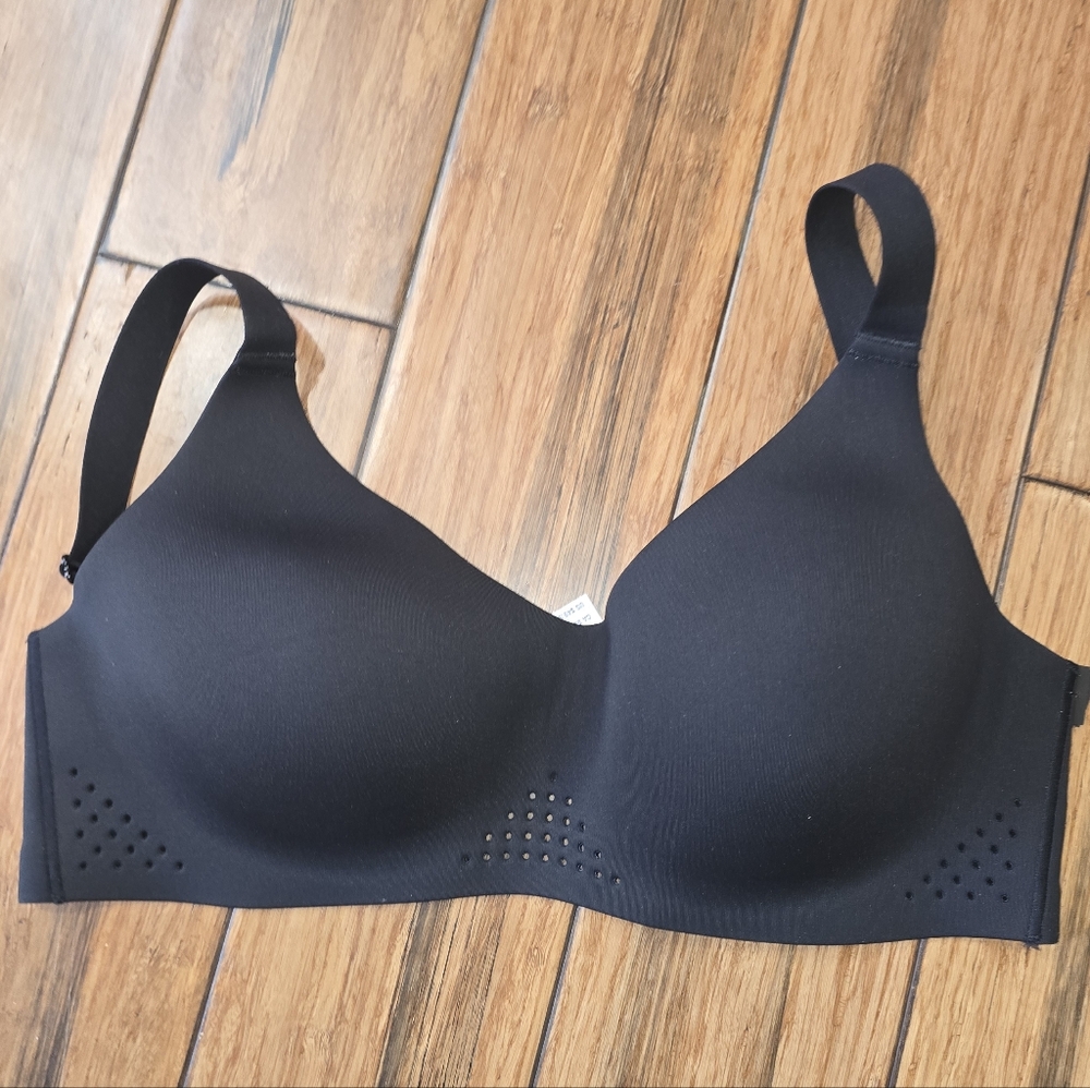 Victoria's Secret Vs Feather Weight Large Sports Bra New Black